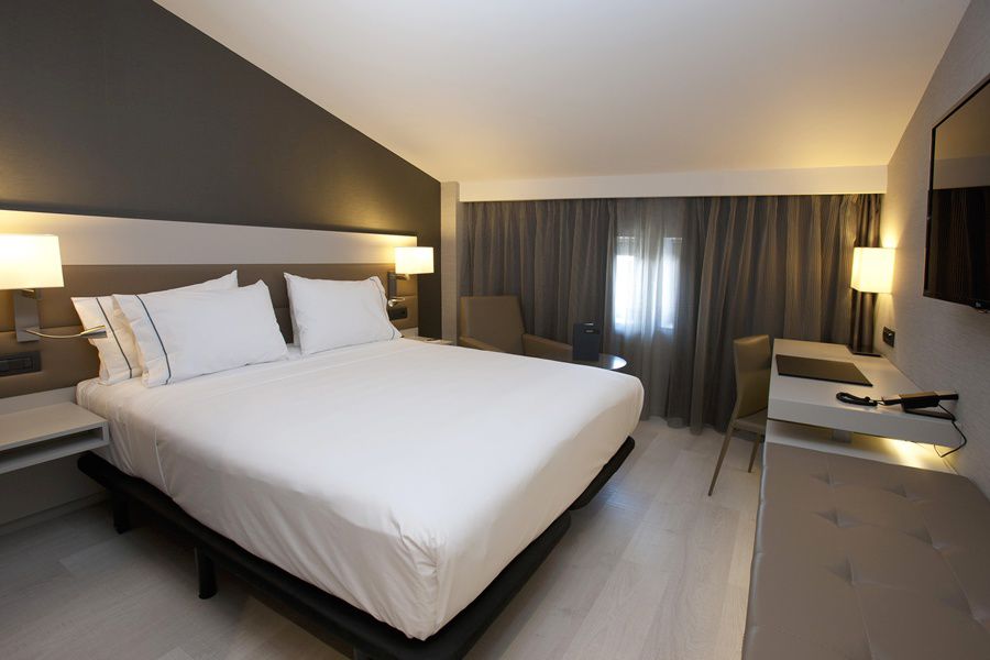 Ac-Hotel-Colon-Valencia-photos-Exterior (3)